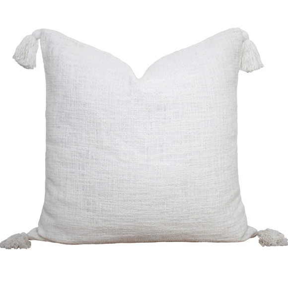 NWT white 20x20 stone washed 100% cotton waffle thrown pillows with tassels - Picture 1 of 3